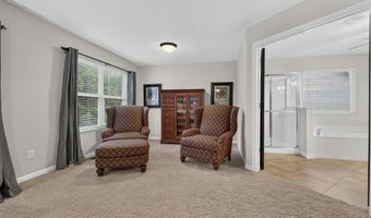1388 Red Oak Plantation Dr, Ballwin, MO 63021