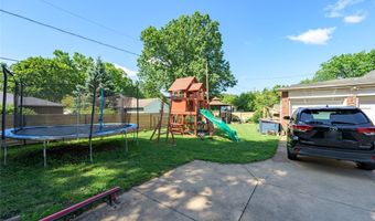 228 Kenwick Dr, Akron, OH 44313