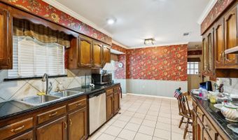 927 Bourbon Ave, Baton Rouge, LA 70808