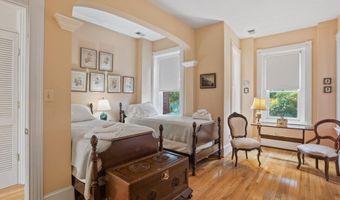 628 A St NE, Washington, DC 20002