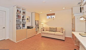 21 E OAK St E, Alexandria, VA 22301