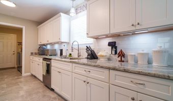 153 Chestnut St, Baxter, TN 38544