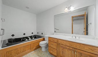 1012 8th St SE, Altoona, IA 50009