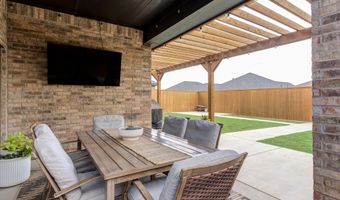 135 Calvin Dr, Wolfforth, TX 79382
