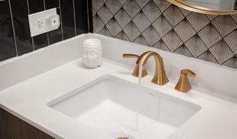 1211 VAN St SE 1211, Washington, DC 20003