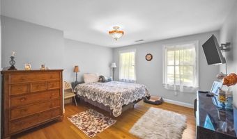 2 Scenic Ridge Ct, Coventry, RI 02816