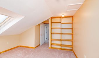 34 Parkwood Dr, Augusta, ME 04330