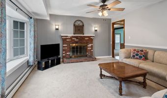 30 Marion Ave, Auburn, MA 01501