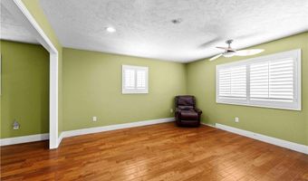 19989 Cronese Ln, Apple Valley, CA 92308