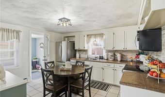 514 Killingly St, Johnston, RI 02919