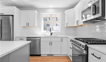 52 Governor St, Cumberland, RI 02864