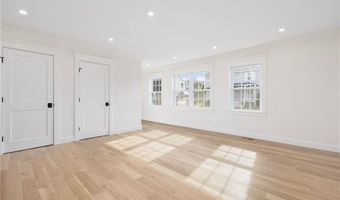 40 Atlantic St, Newport, RI 02840