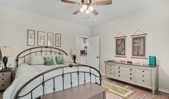 125 Rolling Hills Blvd, Alvord, TX 76225