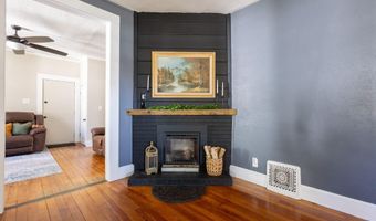 120 W Locust St, Aurora, MO 65605
