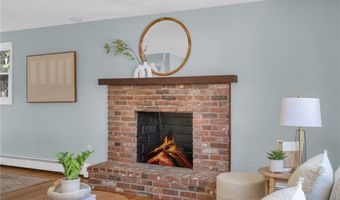 6 Acre Ave, Barrington, RI 02806