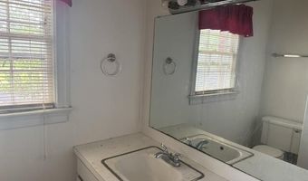 102 Pembroke Ave S, Ahoskie, NC 27910