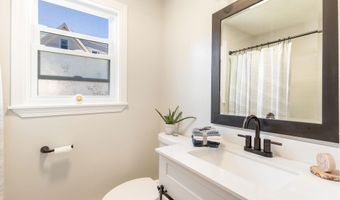 44 Sixth St, Auburn, ME 04210