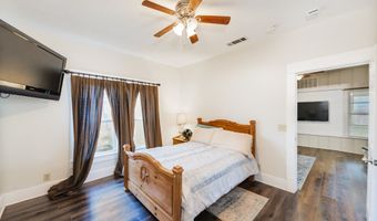 517 W Lamar St, Alvord, TX 76225