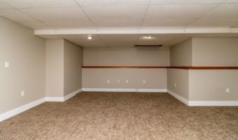 1017 10th Ave NW, Altoona, IA 50009