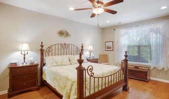 10 Harbor Pl, Barnegat, NJ 08005