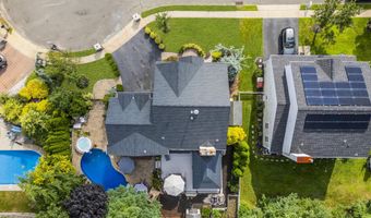 6 Surle Ct, Bayville, NJ 08721