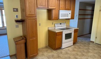 613 Vera St, Bottineau, ND 58318