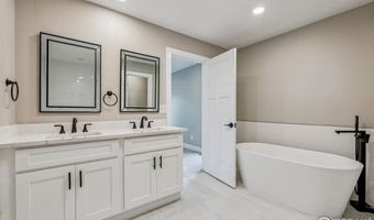 46 Douglas Dr S, Broomfield, CO 80020