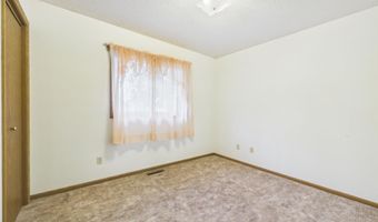 1212 E Fleetwood Cir, Brandon, SD 57005