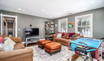 8 Marilyn Rd, Brookfield, CT 06804