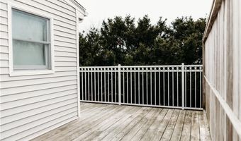 16 Ward Ave, Middletown, RI 02842