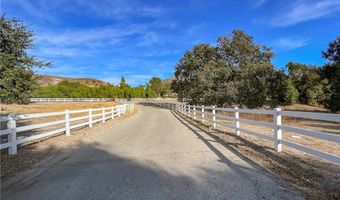 6467 Chesebro Rd, Agoura Hills, CA 91301