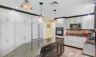 515 Park Club Ln, Amherst, NY 14221