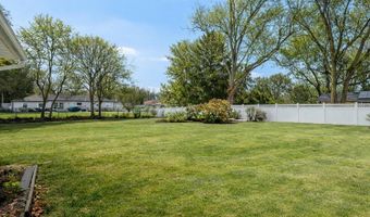 749 Park Ave, Belford, NJ 07718