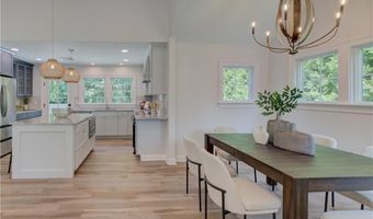 3 Tyler Point Rd, Barrington, RI 02806