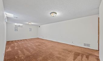 4015 Clarendon St, Bel Aire, KS 67220