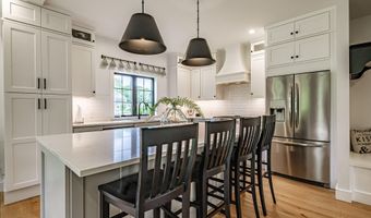 5 Goldfinch Dr, Falmouth, ME 04105
