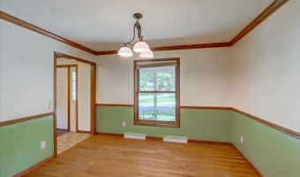 21 E Newhaven Cir, Madison, WI 53717