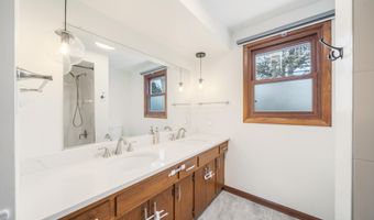 1820 W GLENDALE Ave, Appleton, WI 54914