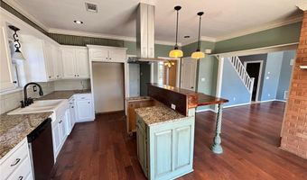3105 Fairway Dr, Alma, AR 72921