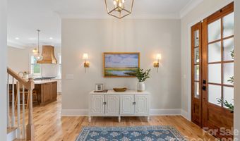 2800 Hilliard Dr, Charlotte, NC 28205