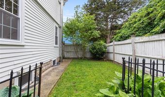 4 Garfield Ave, Bristol, RI 02809