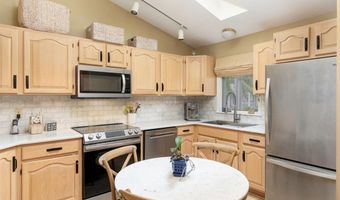 8 Sweet Bay Ln, Amherst, NY 14221