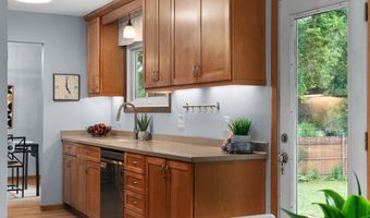 29 Pilgrim Cir, Madison, WI 53711