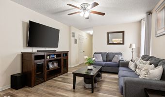 8203 Lake Tree Ln, Indianapolis, IN 46217