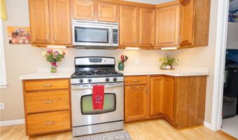 11686 Parkwood Dr, Alden, NY 14004