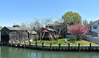 39 Central Ave, Amityville, NY 11701