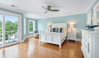 100 Algonquin Rd 13, Narragansett, RI 02882