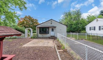 73 Locker St, Beachwood, NJ 08722