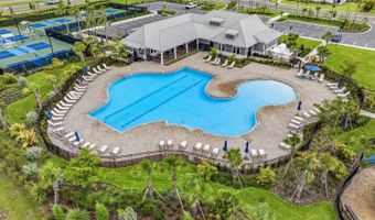 5254 WOLF CREEK Dr, Apollo Beach, FL 33572