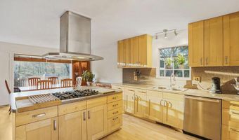 4024 IVA Ln, Annandale, VA 22003